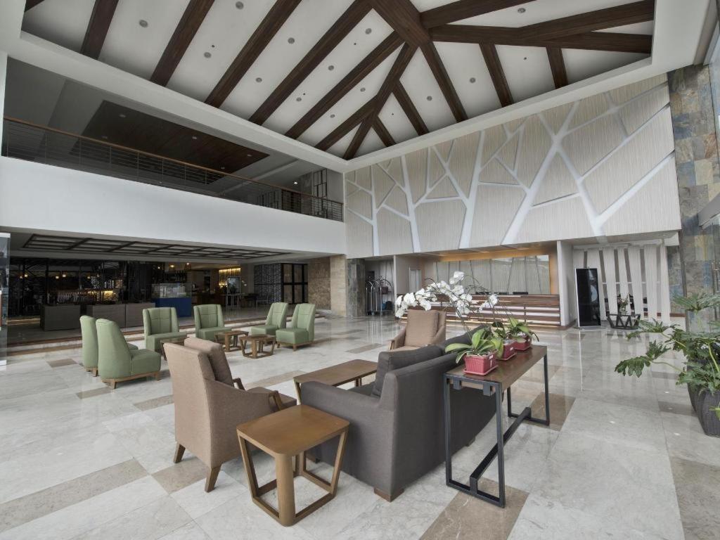 Newtown Plaza Hotel Baguio City ภายนอก รูปภาพ